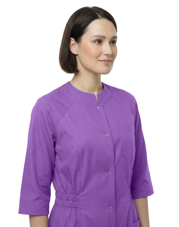 Medicininis švarkelis-chalatas su tampriais šonais. Alyvinis 1