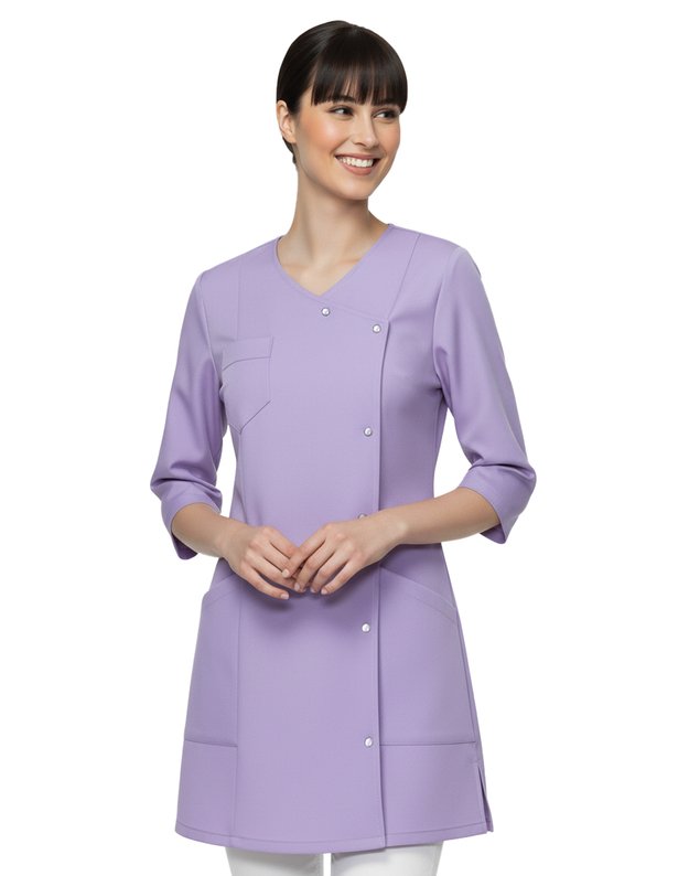 MSV_Tamprus per šoną susagstomas švarkelis su perliukais. Alyvinis