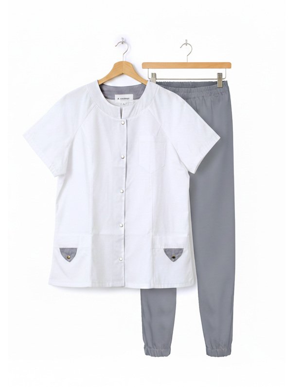 MKOM_Medicininis komplektas baltos spalvos. Netamprus