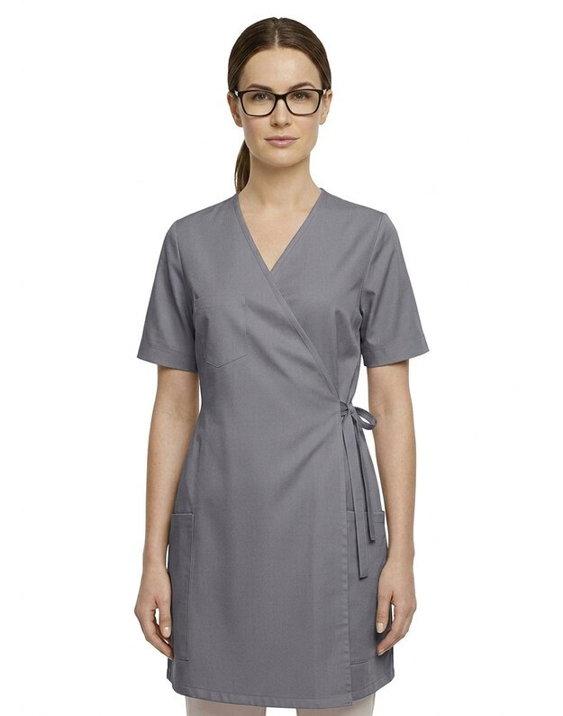 Surišamas medicininis švarkelis-tunika, trumpomis rankovėmis. Pilkas