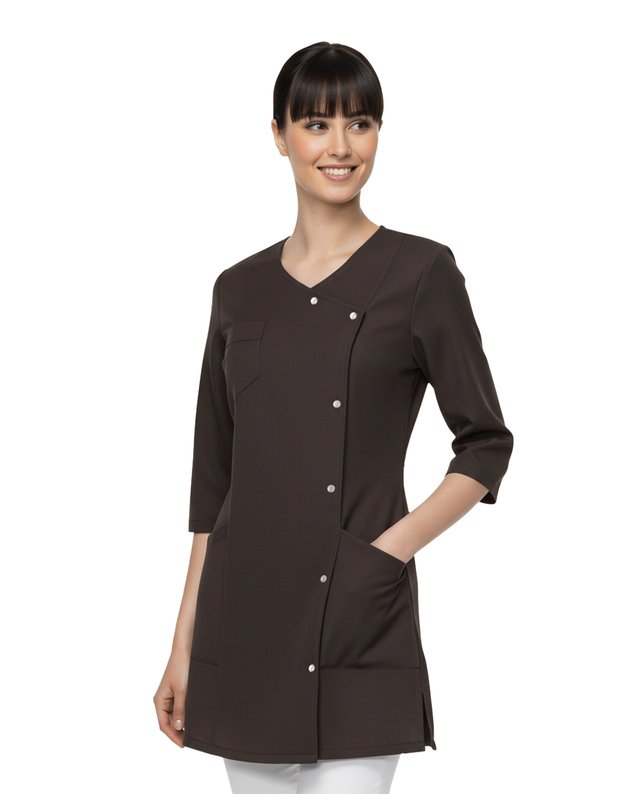 MSV_Tamprus per šoną susagstomas švarkelis su perliukais. Rudas