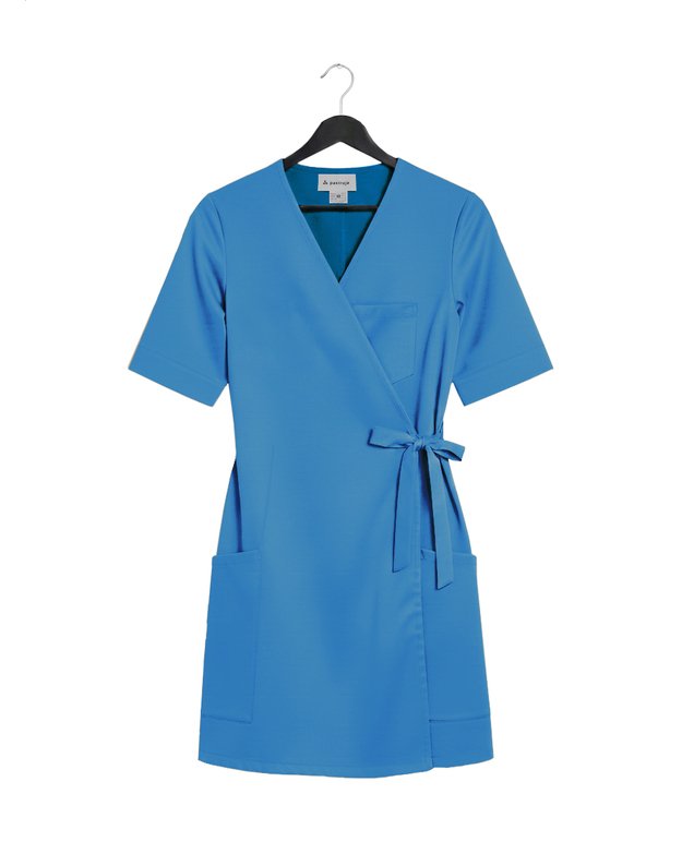 M_SV_Surišamas švarkelis. Ryškiai mėlyna